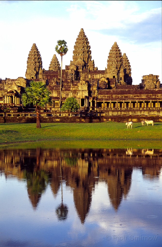 Angkor 2 Angkor Wat 2 ScrHDsRGB.jpg