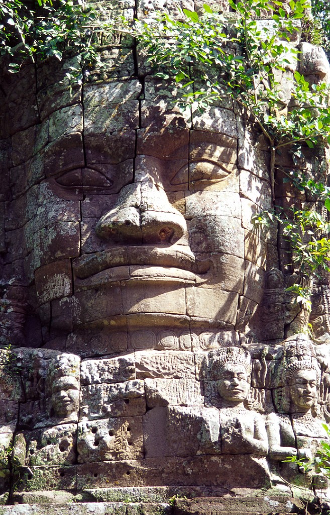 Angkor 9- Twarze z bram Angkoru ScrHDsRGB.jpg