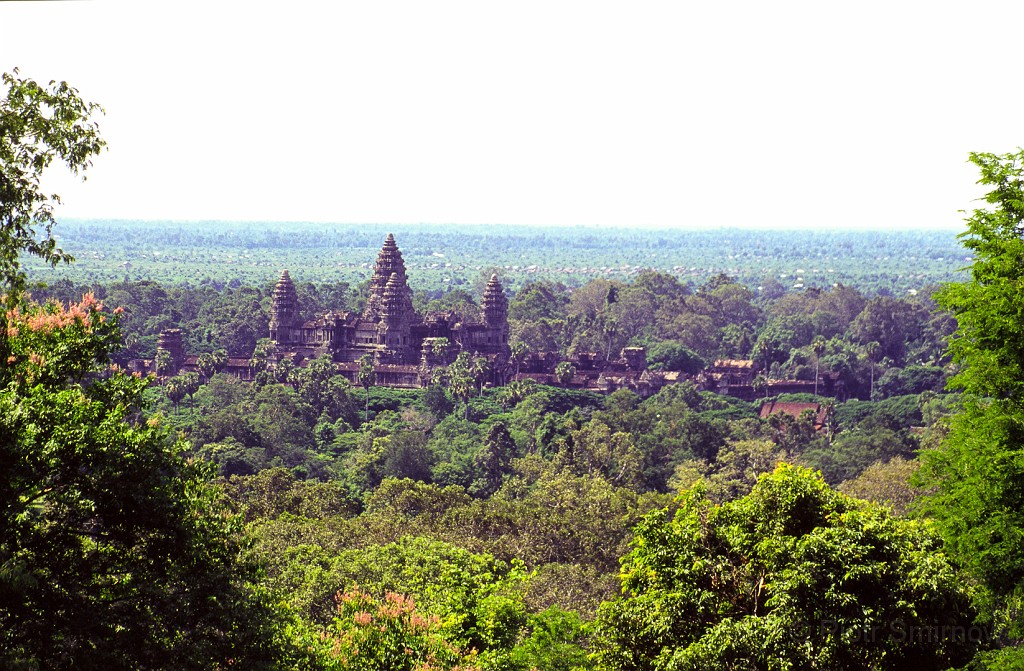Angkor Wat z gory ScrHDsRGB.jpg