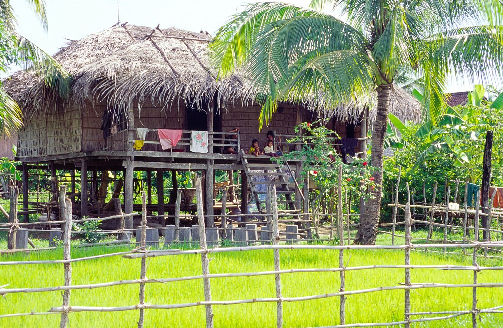 Dom (Kratie) ScrHDsRGB.jpg